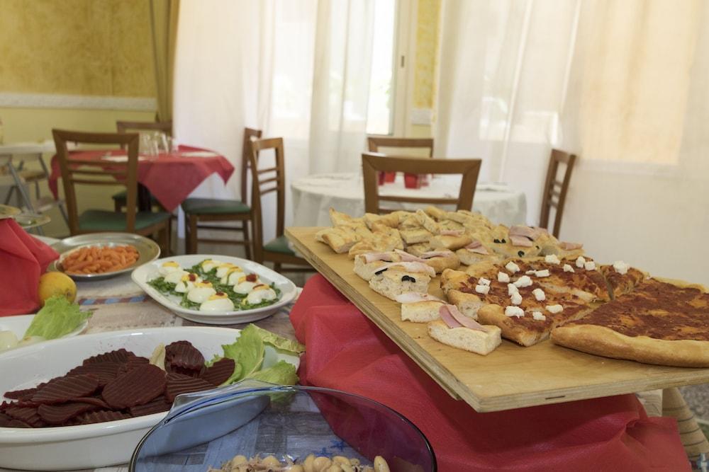 Hotel Giannella Rimini Buitenkant foto