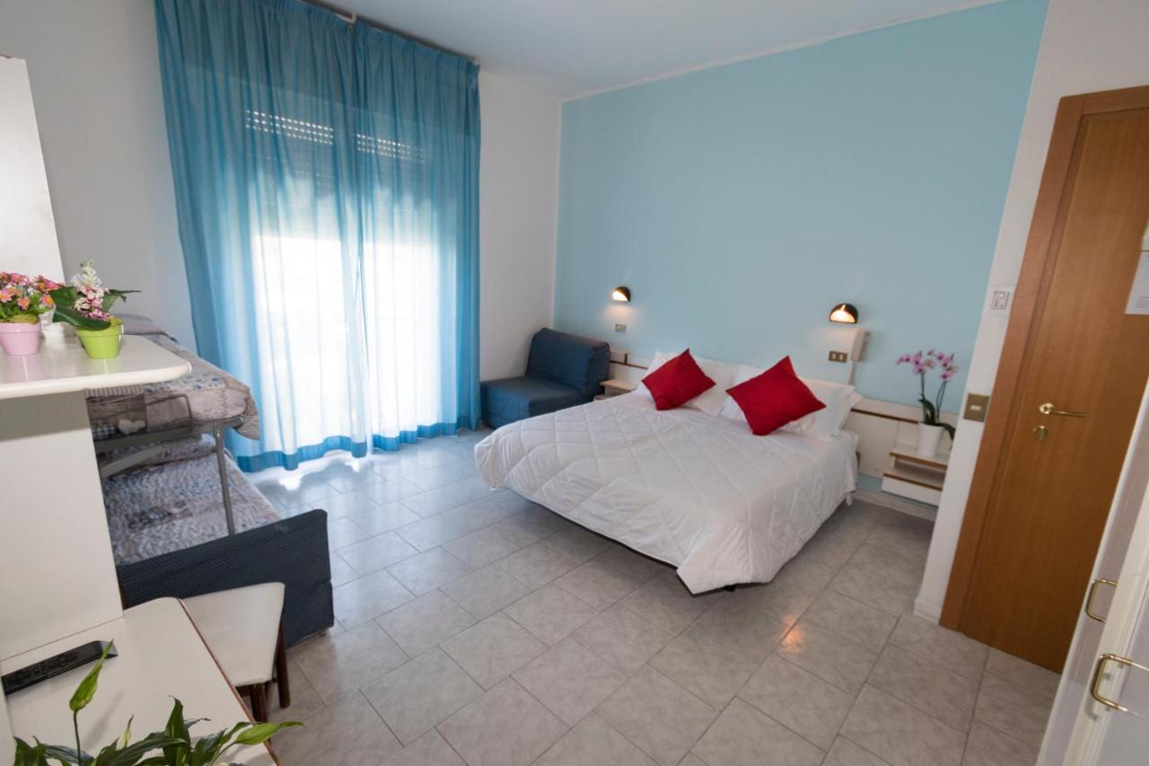 Hotel Giannella Rimini Buitenkant foto